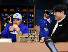 스포츠야구정재근1.JPG