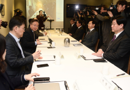 특집의정갈등 이새롬 06.jpg