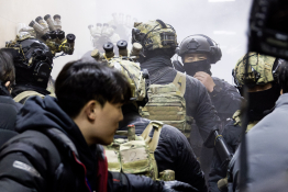 특집계엄령박미소11.jpg