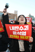 20241214-00비상계엄 국회 2차탄핵날-창원시청 앞 창원광장KZ9_4073-39051 copy.JPG