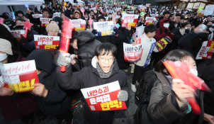 탄핵에 기뻐하는 시민들6.jpg