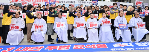 사진=삭발하는 민주당 광주 기초·광역의원.jpg