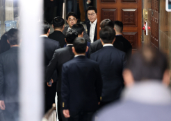 특집계엄령구윤성25.jpg