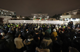 특집계엄령구윤성06.jpg